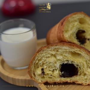 کروسان شکلاتی نان کروسان شکلاتی